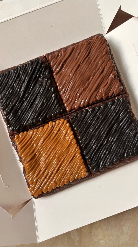 Box of 4 Brownies 1