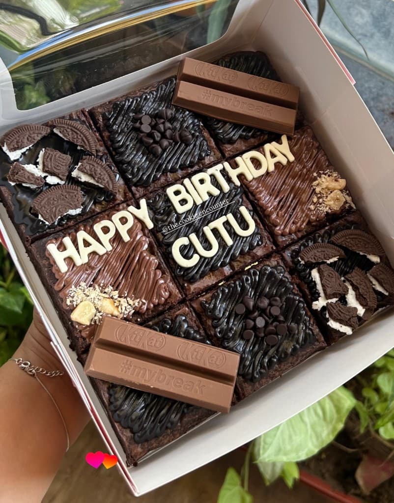 Box of 9 Brownies 2