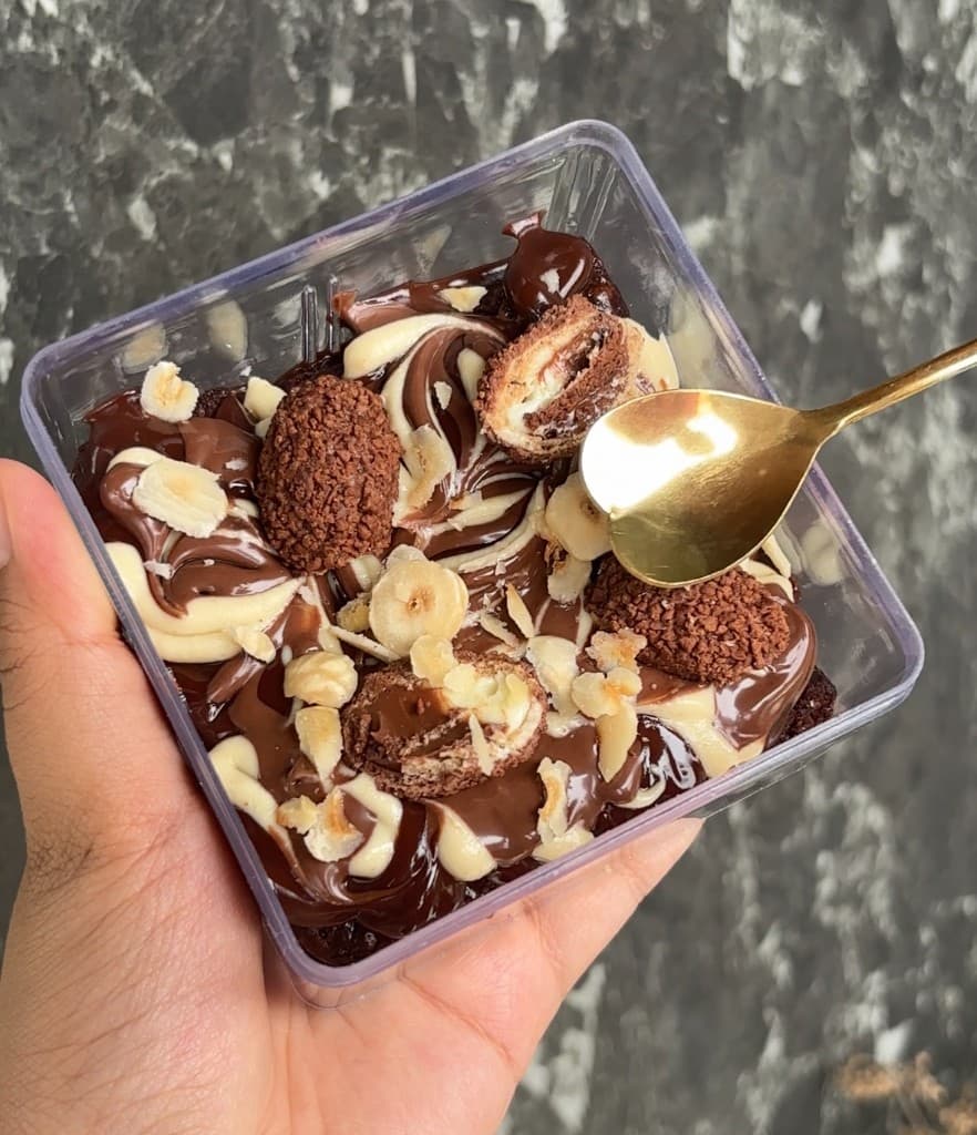 Kinder Bueno Brownie Tub 1
