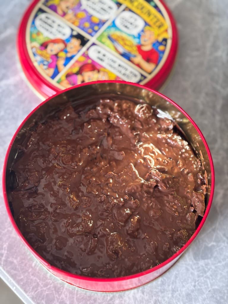 Matilda Crunch Cake Tub 2