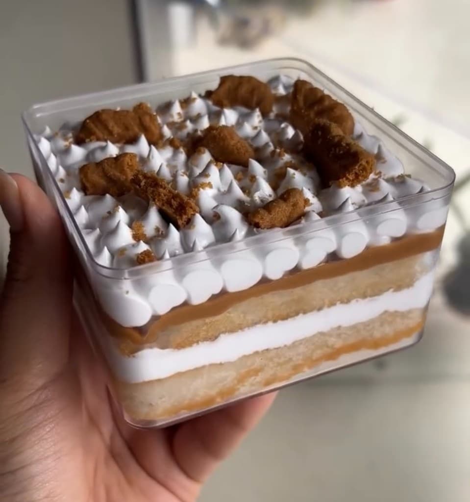 Vanilla Biscoff Cake Tub